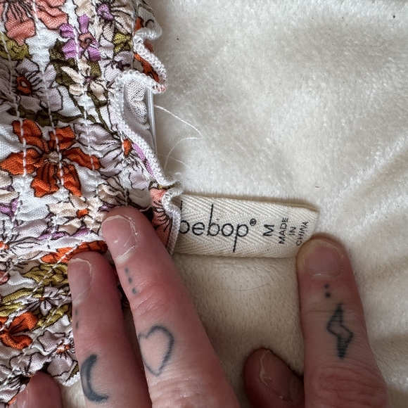 Flowy Floral Romper - Picture 8 of 8